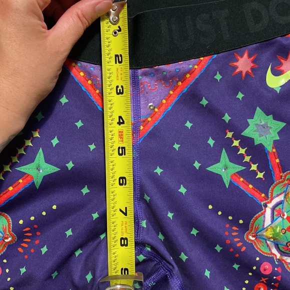 HP 🔥 - Nike - Limited Edition Leggings - L 🦄 - Picture 6 of 7